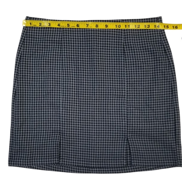 Aeropostale Plaid Notched-Hem Mini Skirt - Picture 11 of 12